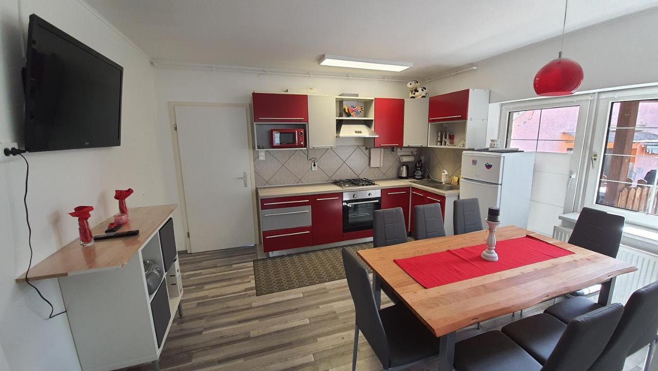 Apartma4Us Maribor Bagian luar foto