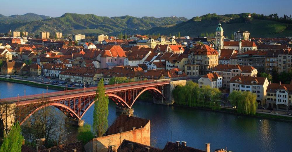 Apartma4Us Maribor Bagian luar foto