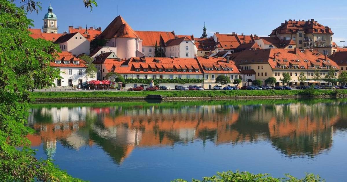 Apartma4Us Maribor Bagian luar foto